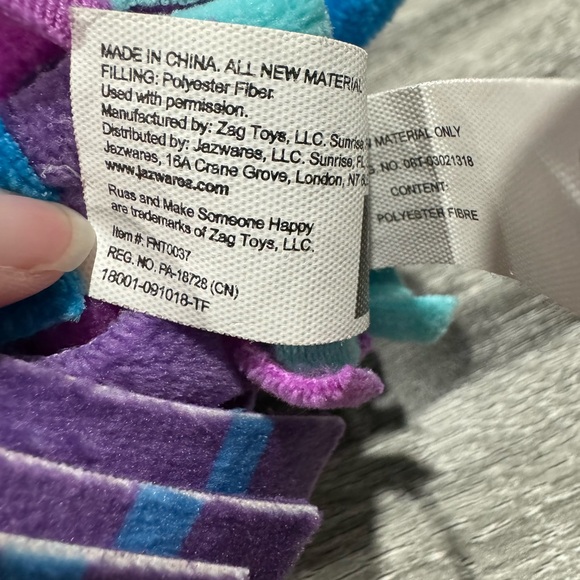 Fortnite: Loot Llama - Collectible Plush Toy - Picture 7 of 8